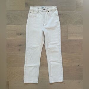 Abercrombie & Fitch Ankle Straight Ultra High Rise Jeans - 2Short - Cream